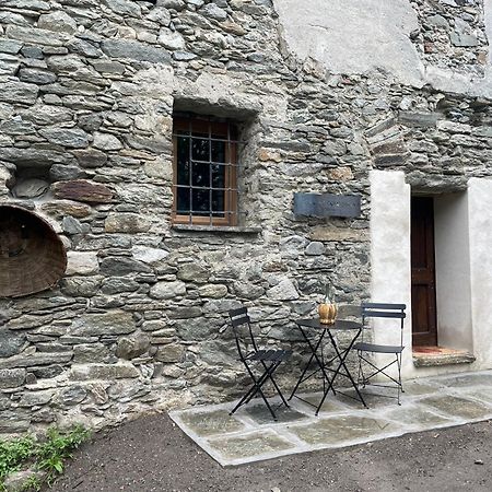 La Torre Colombaia - Monumento Del 1400 Apartamento Arnad Exterior foto